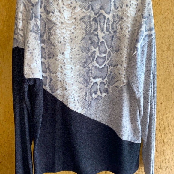 Sweater - Picture 5 of 5